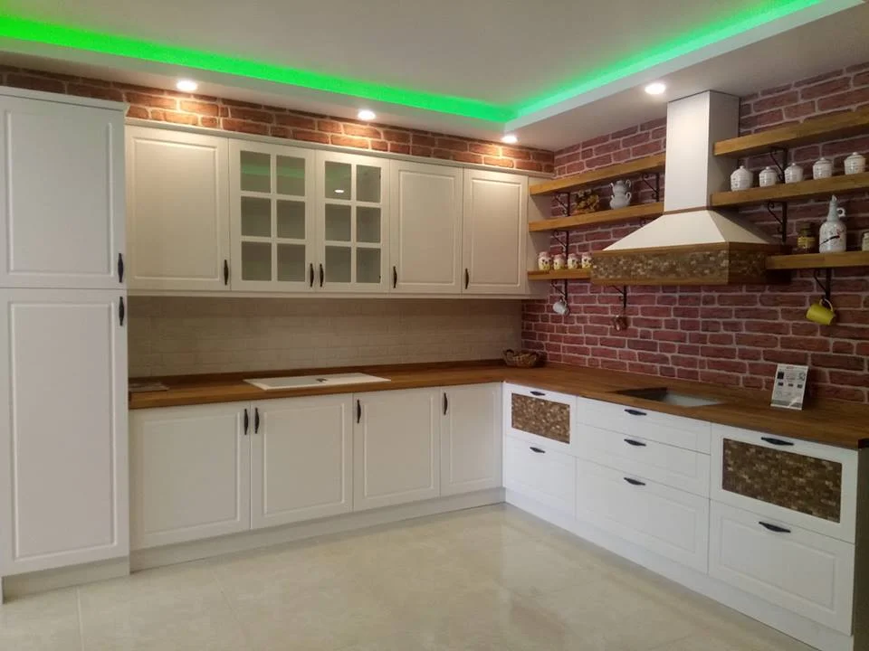 Alaybey Sahil Minimalist Beyaz Akrilik Mutfak - Karşıyaka / Alaybey
