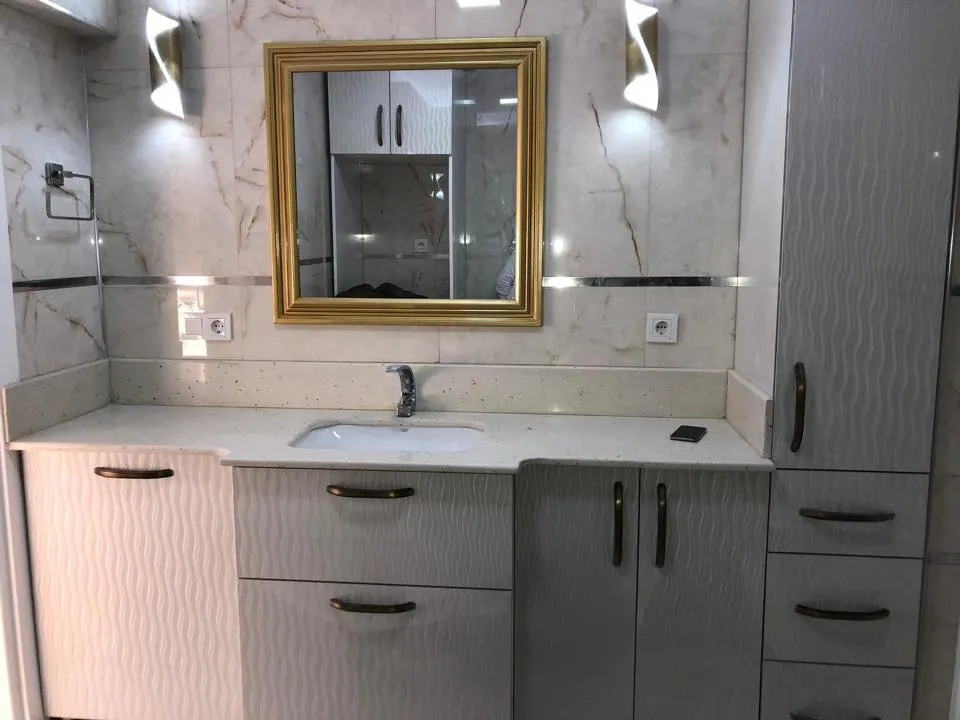 Cem Yeşilay Luxury Asma Hilton Banyo Dolabı & Dokunmatik LED Ayna (MODEL-1) - Buca Adatepe özel mimari imalat