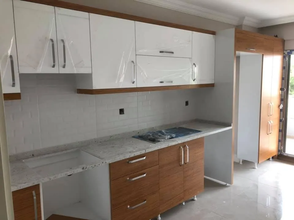 Cem Yeşilay Luxury Mermer Dokulu Seramik Panelli Vizon Mutfak (MODEL-18-4) - Buca Adatepe özel mimari imalat