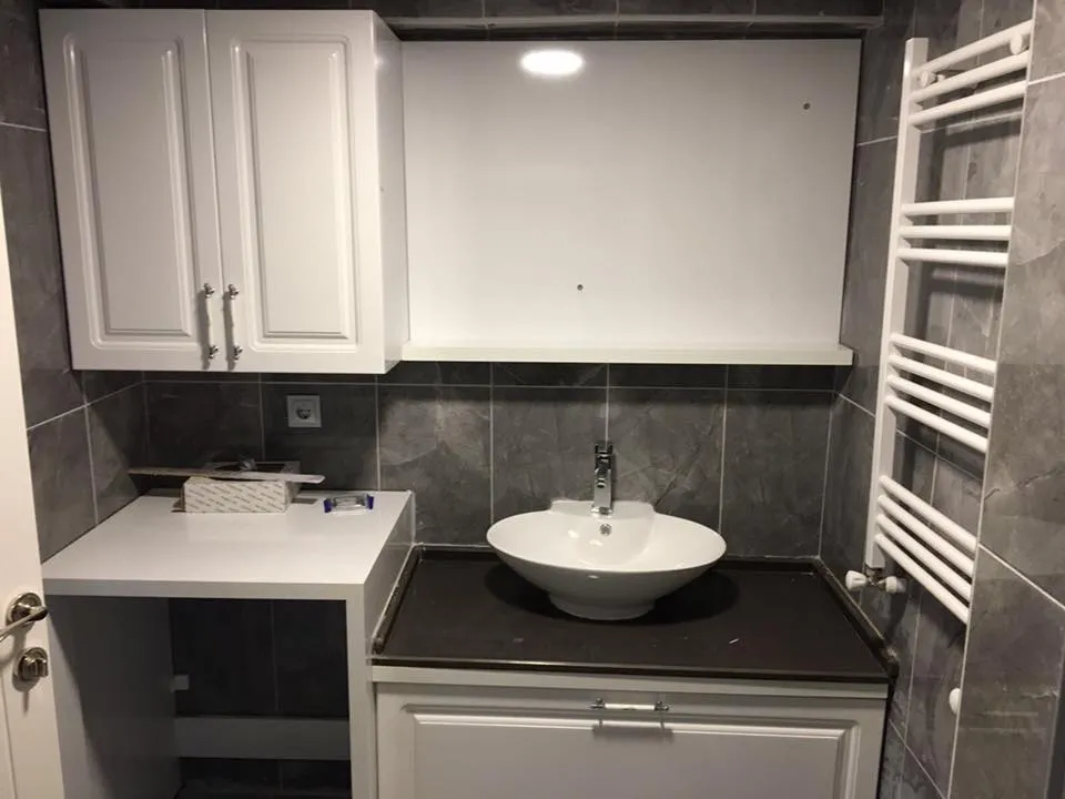 Cem Yeşilay Luxury Dar Köşeler İçin Üçgen Açılı Lavabo Dolap Modülü (MODEL-18) - Buca Adatepe özel mimari imalat