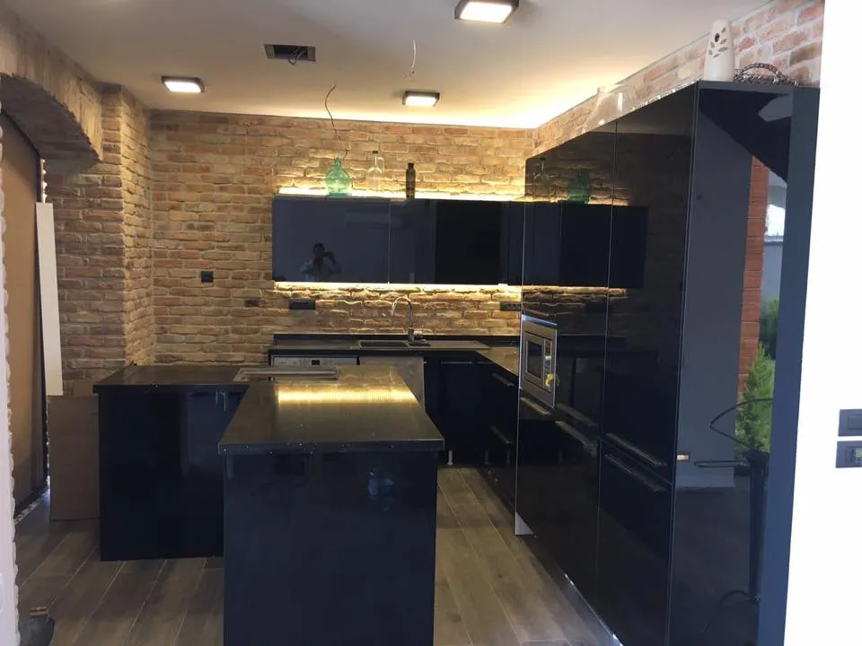 Cem Yeşilay Luxury Leke Tutmaz Beyaz Akrilik & Çimstone Mutfak (MODEL-28-3) - Buca Adatepe özel mimari imalat