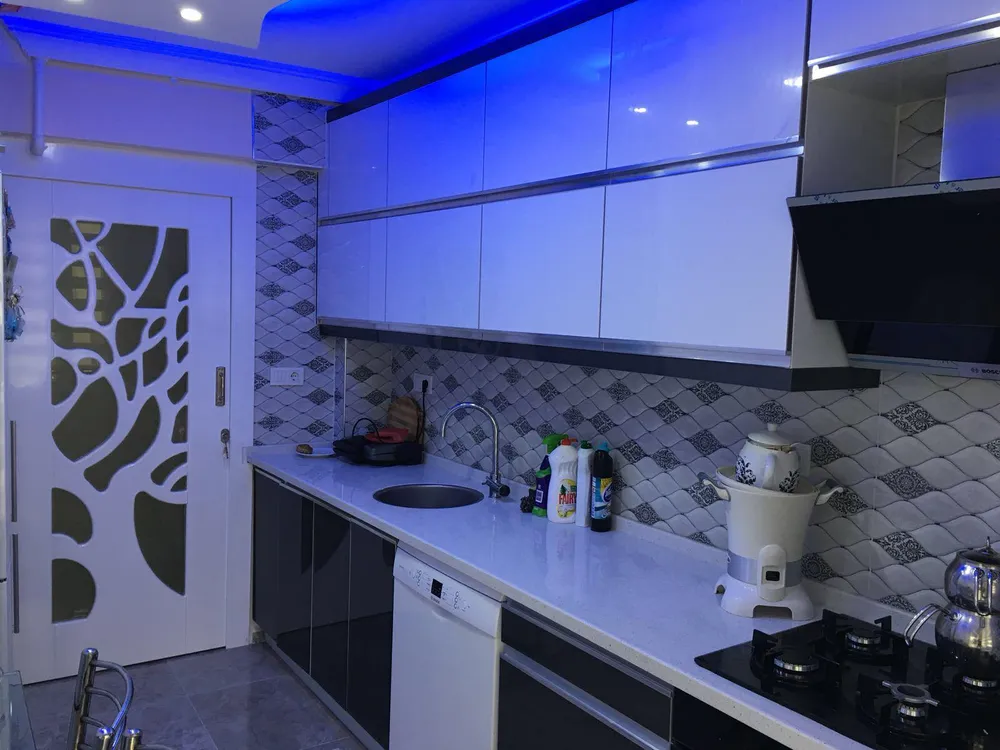 Cem Yeşilay Luxury Doğal Meşe & Mat Beyaz L Tipi Mutfak Dolabı (MODEL-3-4) - Buca Adatepe özel mimari imalat