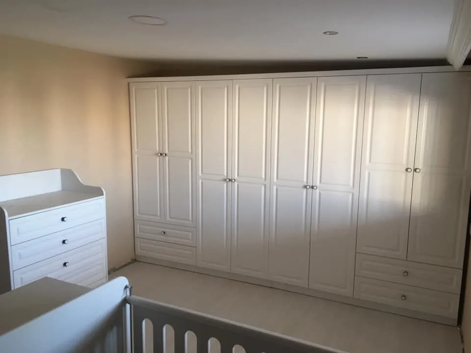 Cem Yeşilay Luxury Gizli Kulp Kanallı Açık Bej Düz Hatlı Gardırop (MODEL-30-2) - Buca Adatepe özel mimari imalat