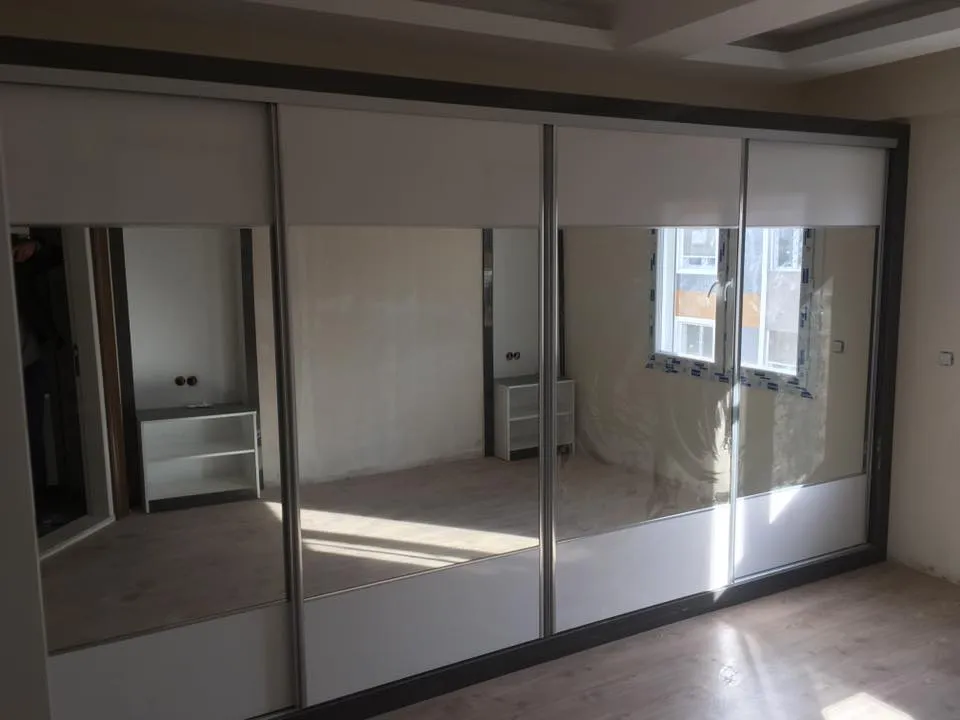 Cem Yeşilay Luxury Yatak Odası - Banyo Geçişli Çift Taraflı Dolap Holü (MODEL-37-2) - Buca Adatepe özel mimari imalat